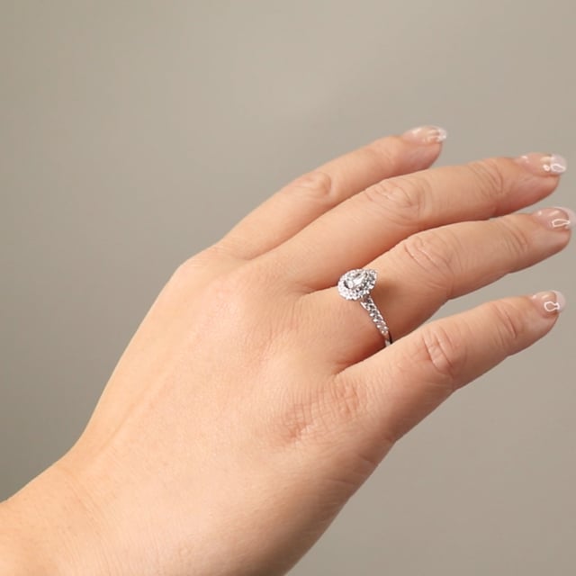 Pear shaped engagement on sale rings near me