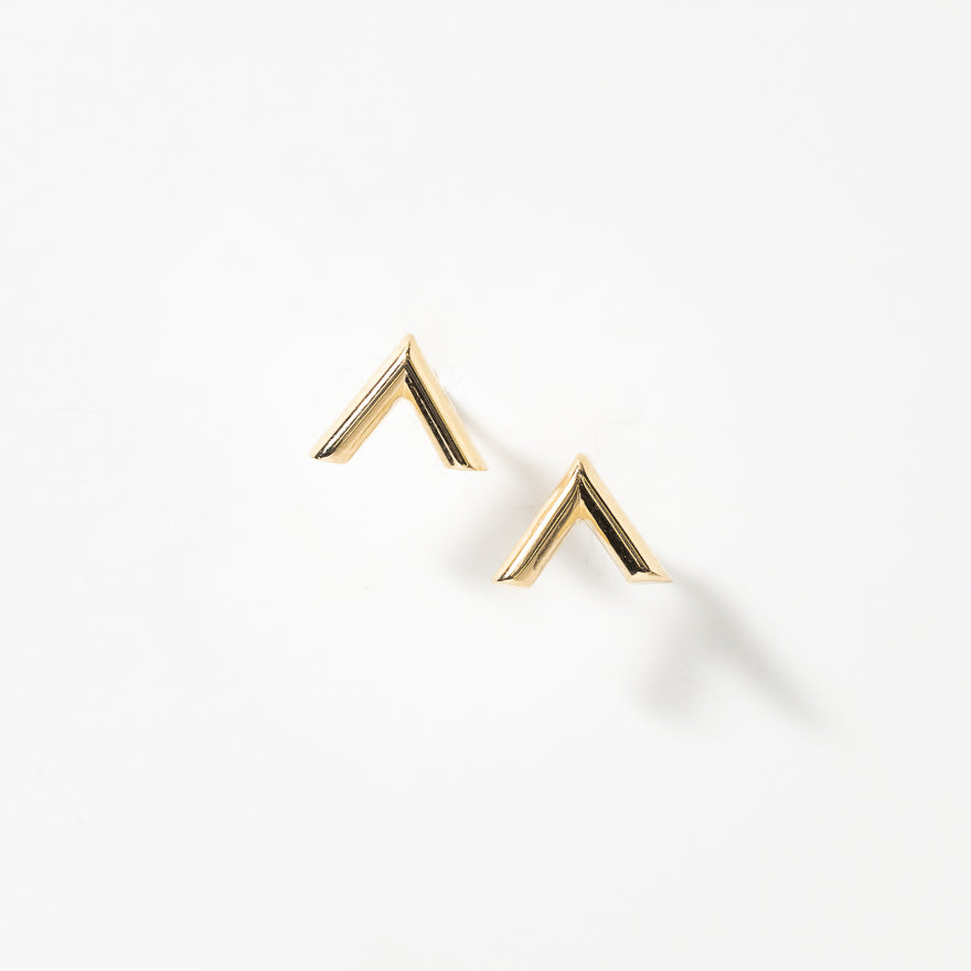 Chevron Stud Earrings in 10K Yellow Gold