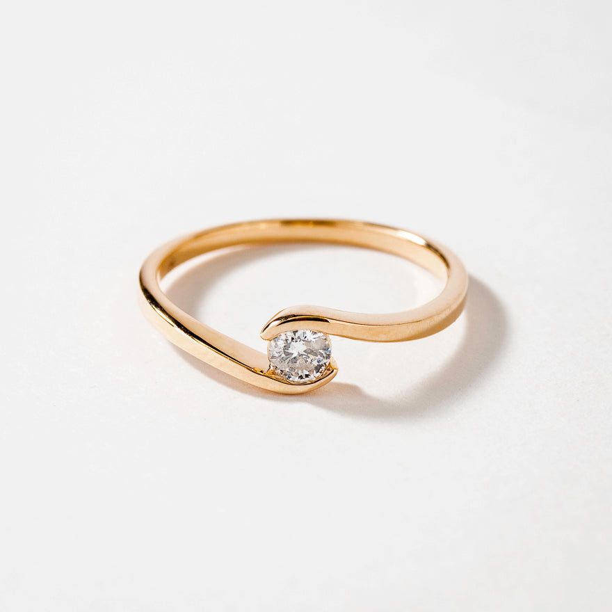 Solitaire Diamond Ring in 10K Yellow Gold (0.15ct tw)