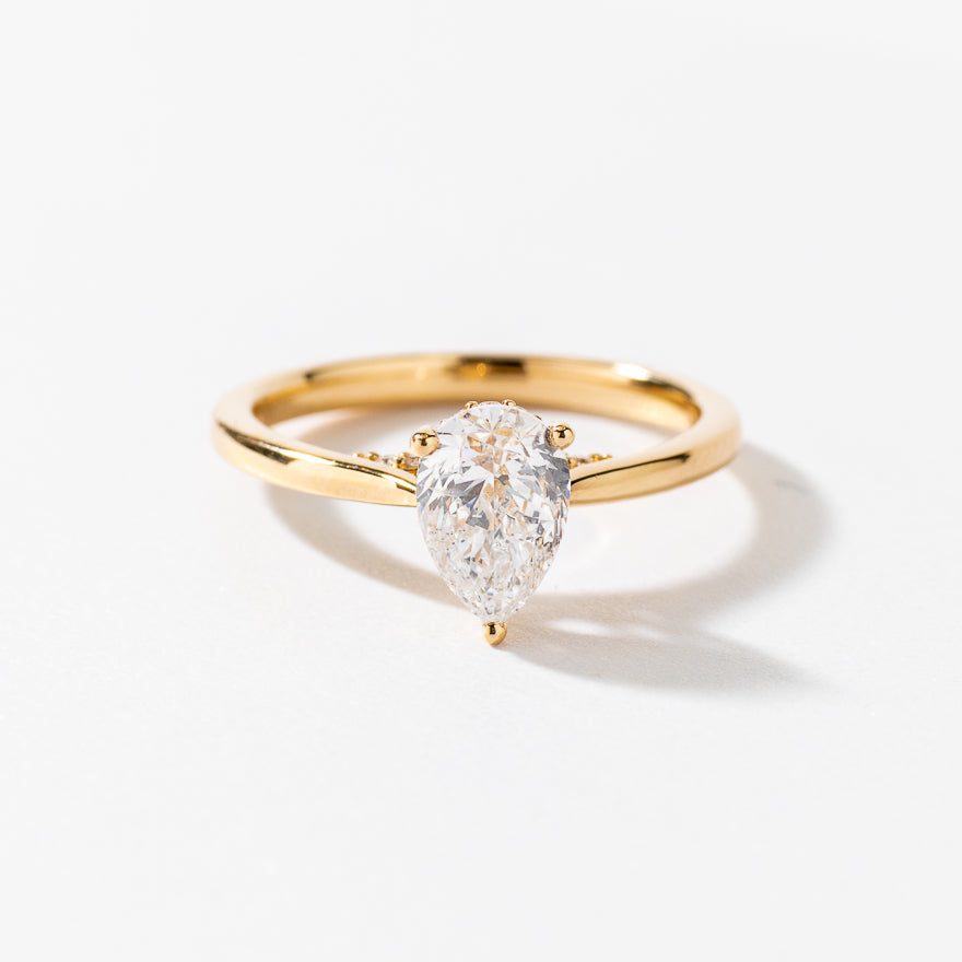 Pear Shaped Diamond Engagement Ring in 14K Yellow Gold (1.03 ct tw)