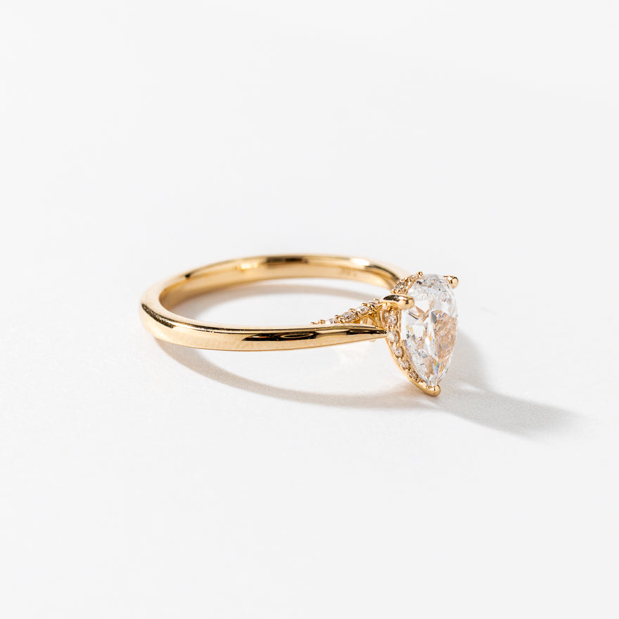 Pear Shaped Diamond Engagement Ring in 14K Yellow Gold (1.03 ct tw)