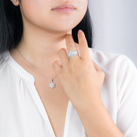 - Majestic - Diamond Cluster Ring in 10K White Gold (1.00 ct tw)