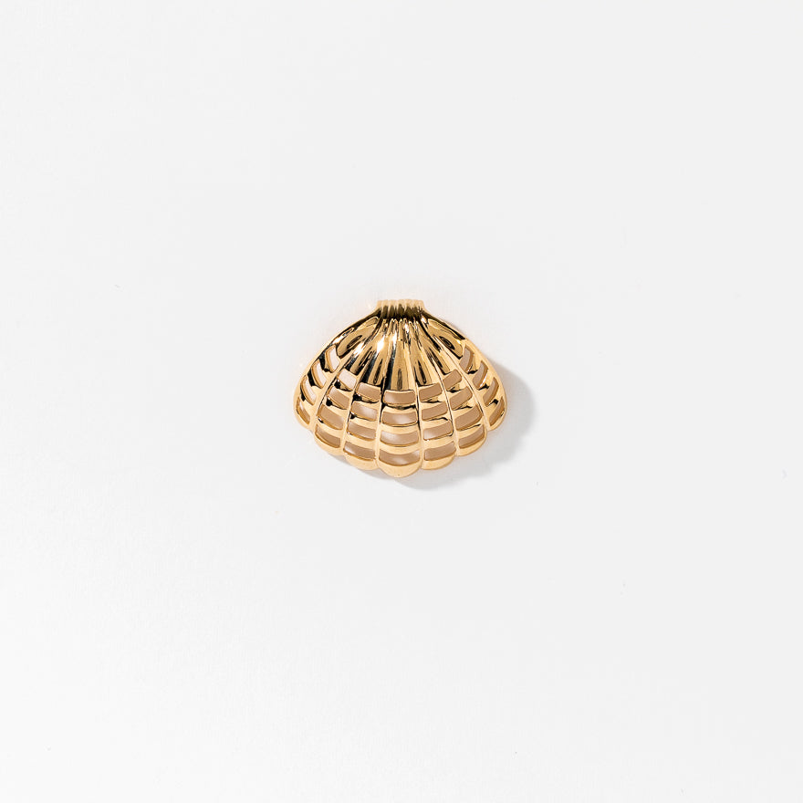 Seashell Pendant in 10K Yellow Gold