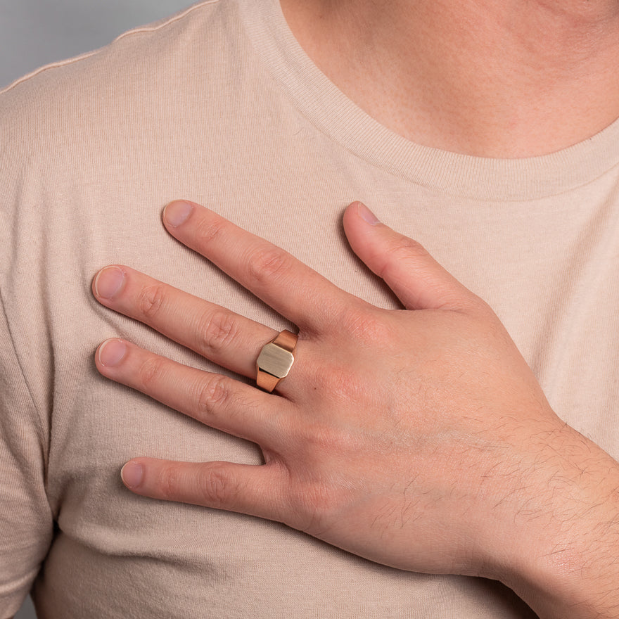 10k gold deals mens signet ring