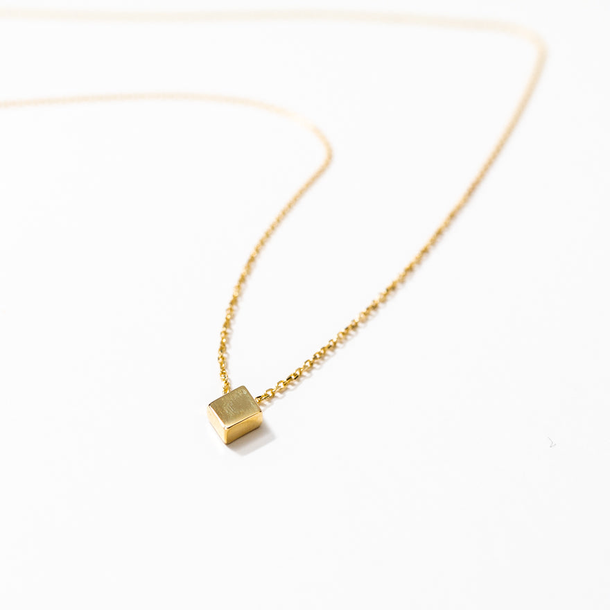 Diamond Shape Charm Pendant Necklace in 10K Yellow Gold – Ann