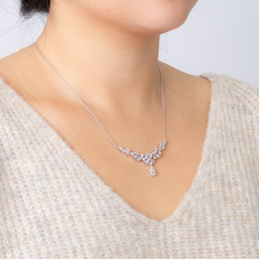 Open Flower Necklace in 10K Yellow Gold – Ann-Louise Jewellers